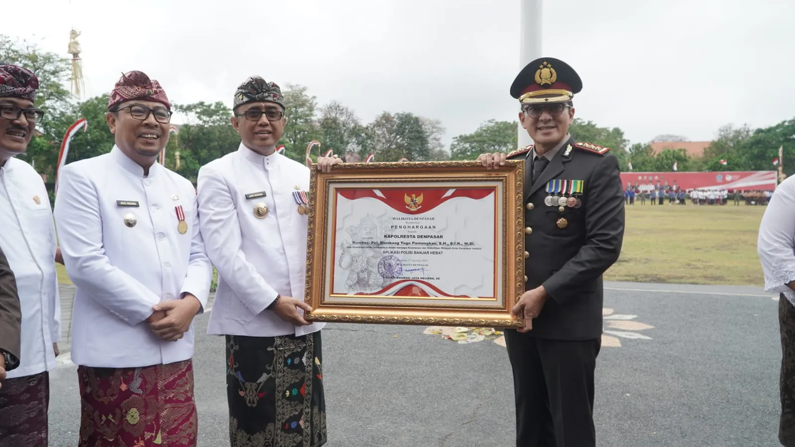 Kapolresta Raih Penghargaan Dari Walikota Denpasar 
