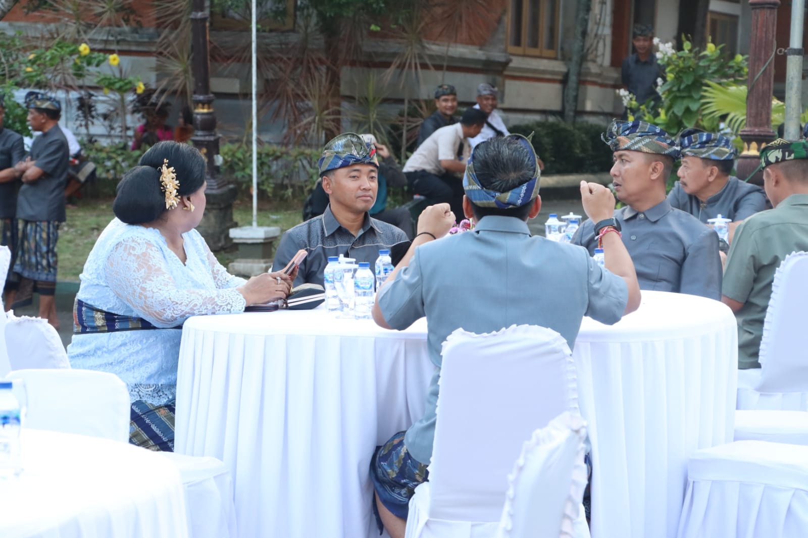 Kapolres Jembrana Hadiri Acara Jamuan Makan Malam di Halaman Kantor Bupati Jembrana