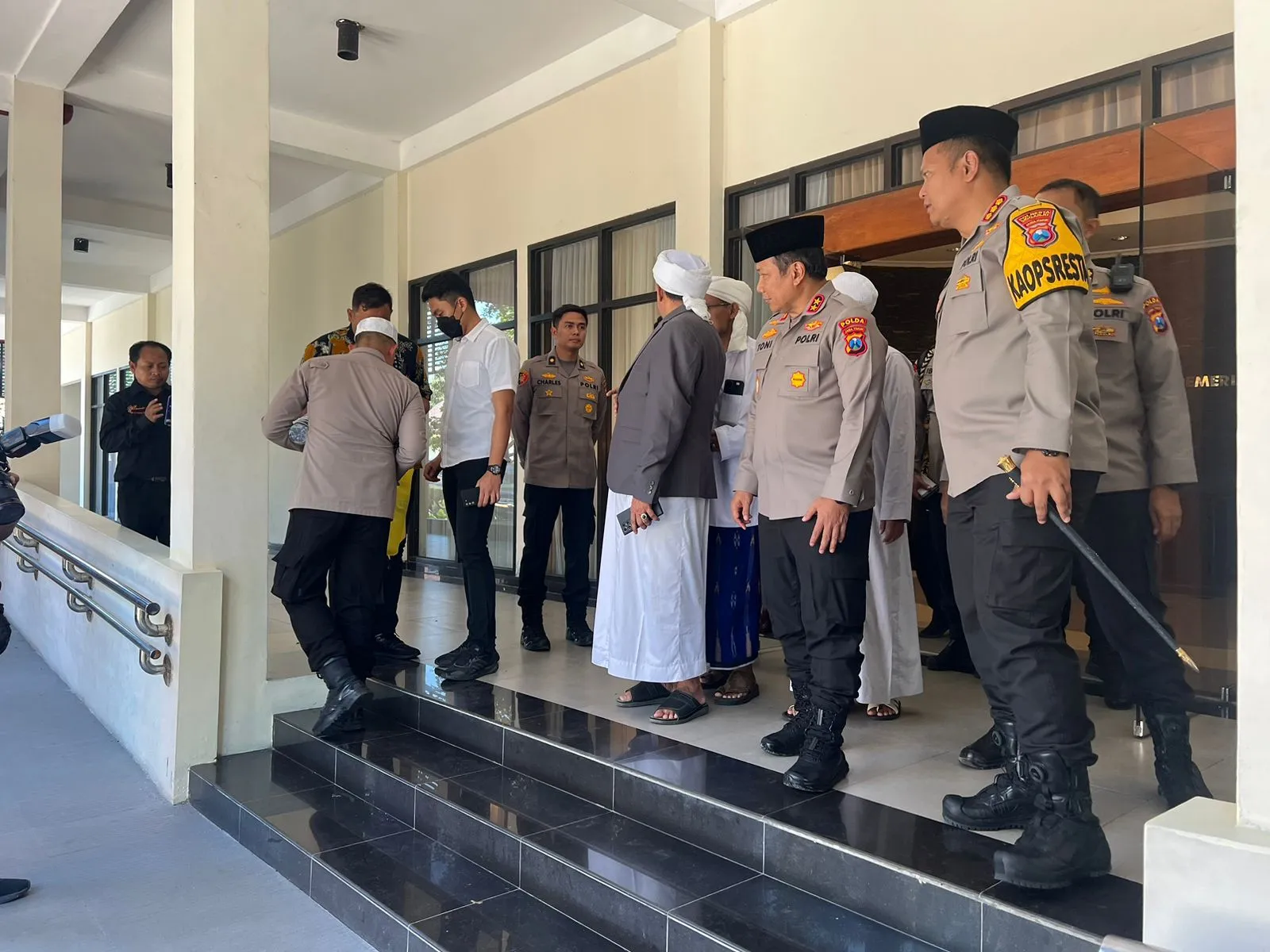 Polda Jatim Lakukan Penebalan Pengamanan Untuk Kedatangan Habib Umar bin Hafidz di Jawa Timur