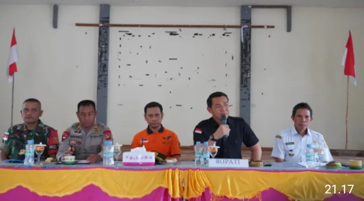 Bupati Kapuas Hulu Berikan Respon Apa Yang Menjadi Aspirasi Masyarakat Lintas Utara Perbatasan Bahas Hasil Keputusan Aksi Damai di PLBN Badau