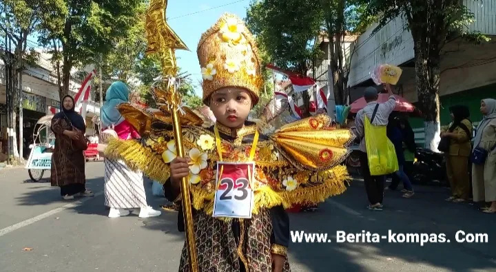Gelar Pawai Budaya HUT RI ke 78, TK Adz - Dzakirin Blindungan Tampil Memukau