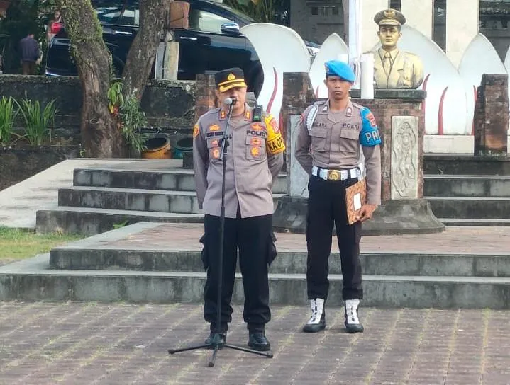 Kapolres Pimpin Apel Kesiapan Pasukan Dalam Rangka Pengamanan Pansus DPRD Karangasem