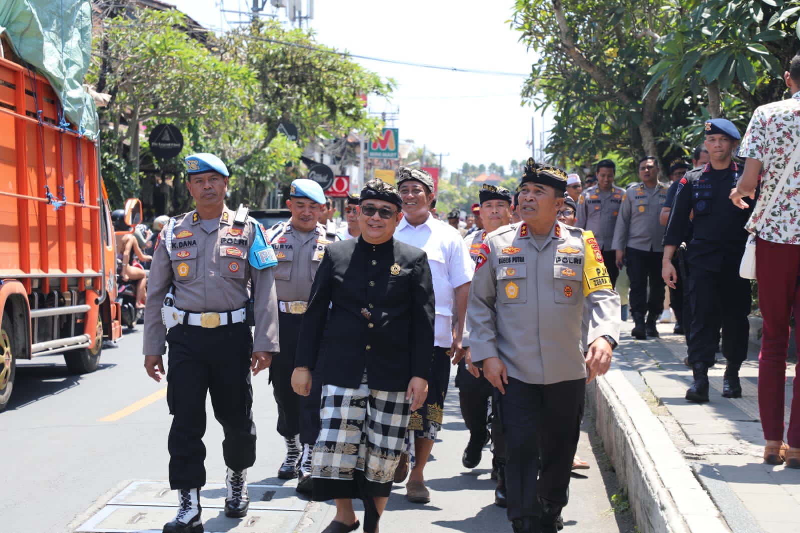 Memperkuat Hubungan Silahturahmi Kapolda Bali Kunjungi Puri Ubud