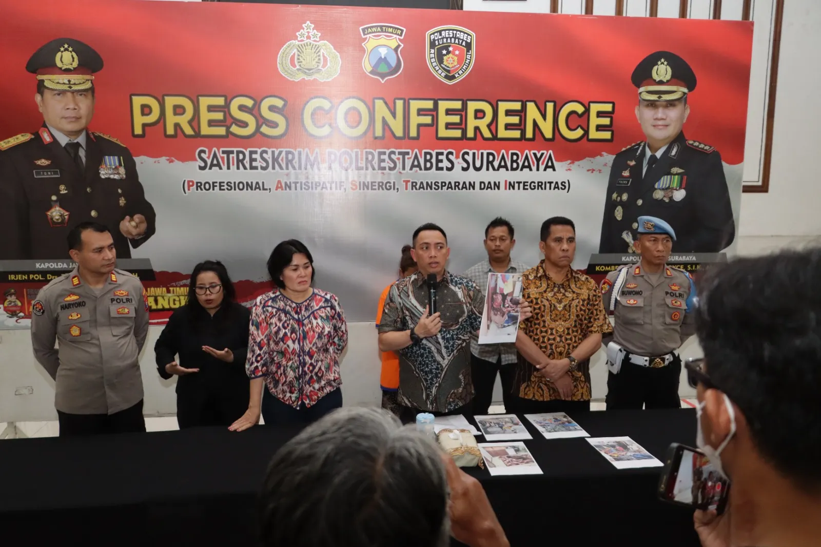Terlilit Hutang, Istri Tega Bacok Suami