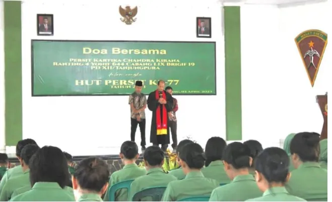 Doa Lintas Agama Hiasi Hari Ulang Tahun Persit di Yonif RK 644/Wls