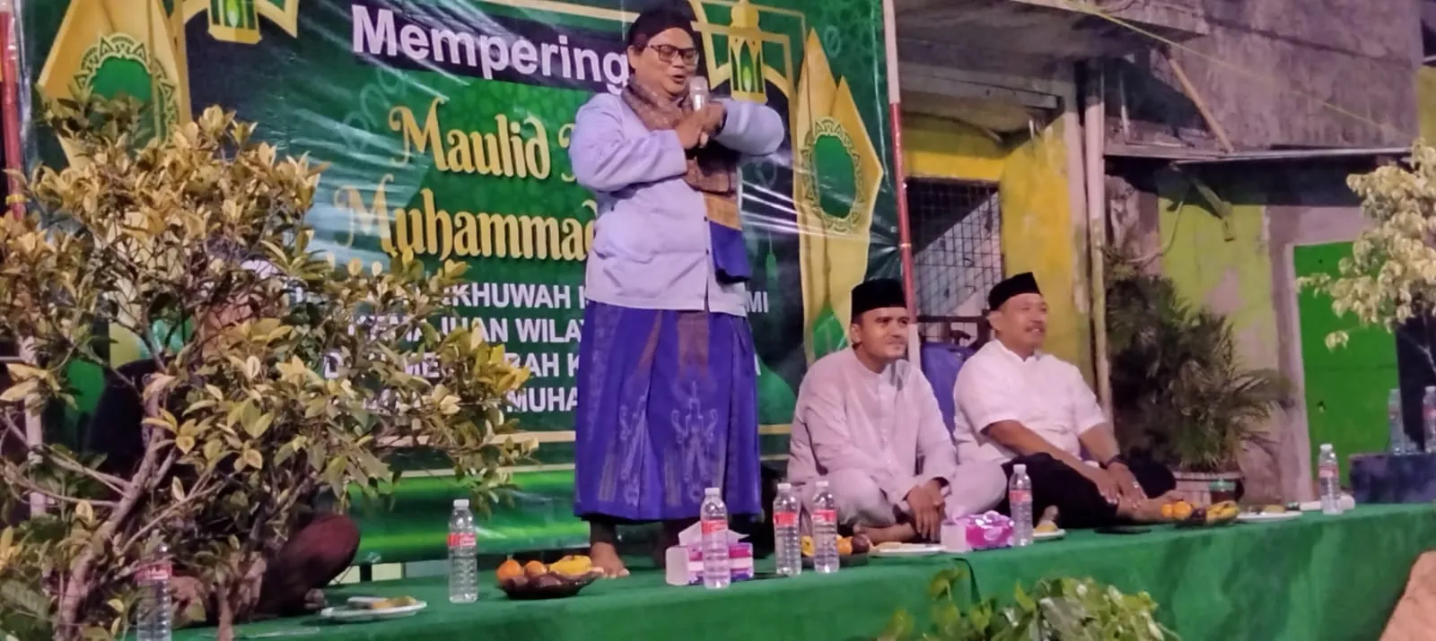 Pengurus RT,RW,LMK Menggelar Kegiatan Acara Maulid Nabi SAW, di Lapangan Pos RW.07 Cengkareng Timur