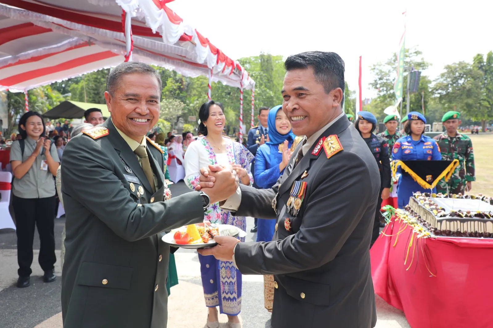Perkuat Sinergitas TNI-Polri, Kapolda Bali Hadiri Upacara HUT TNI ke-78