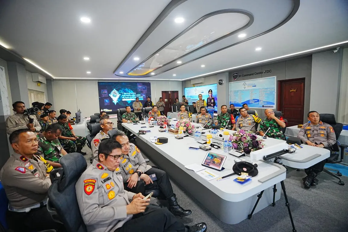 Pastikan KTT AIS Aman, Kapolri dan Panglima TNI Tinjau 91 Command Center ITDC Nusa Dua