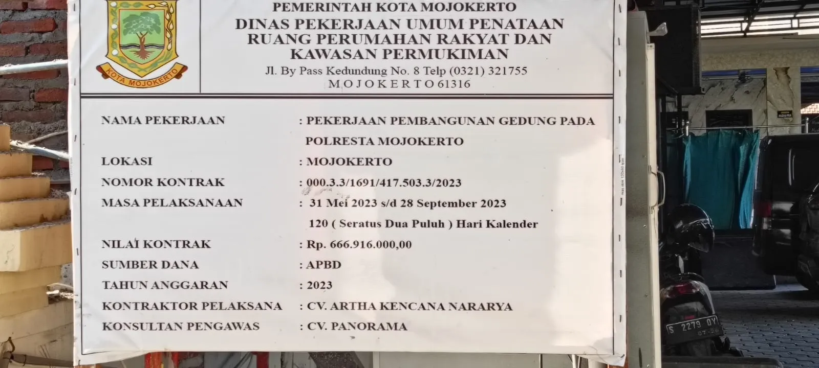 Anggaran Ratusan Juta Gedung Polresta Mojokerto di Kerjakan Tidak Profesional