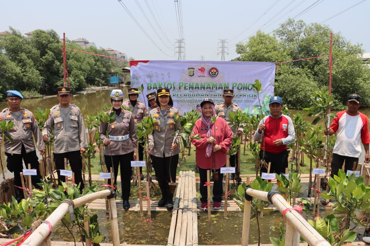 Aksi Sosial Polres Pelabuhan Tanjung Priok, Lestarikan Bumi Tanam Pohon Mangrove