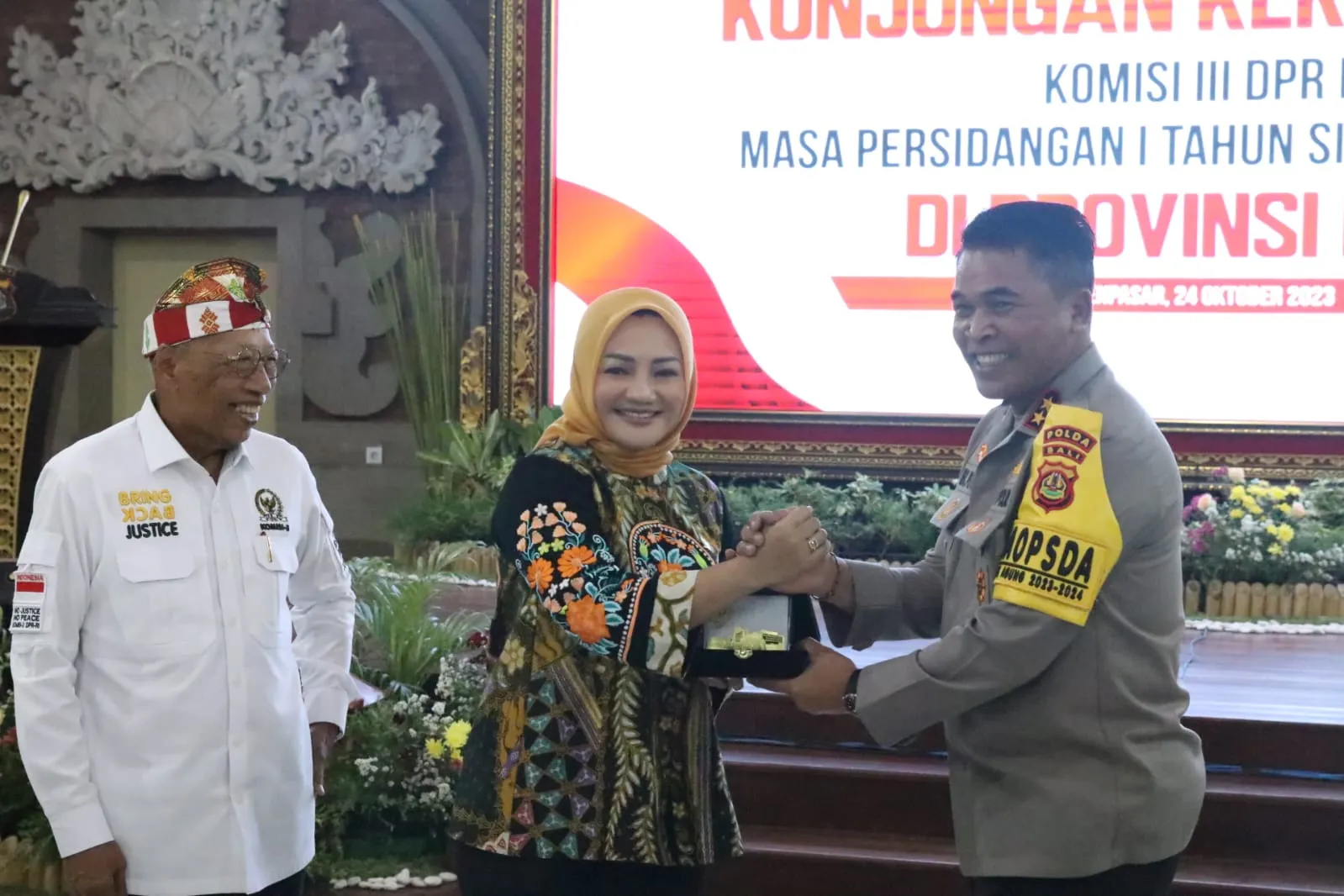 Kapolda Bali Terima Kunjungan Kerja Reses Komisi III DPR RI Masa Persidangan I Tahun Sidang 2023 - 2024