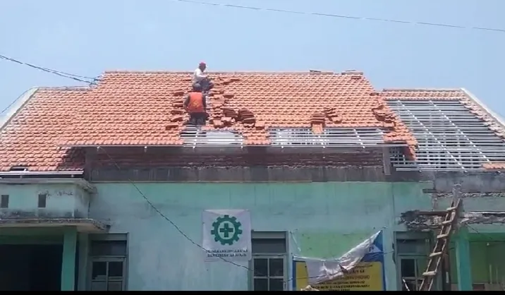Proyek Gedung Pustu Desa Purwosono, di Duga Pengerjaanya Tidak Sesuai Speack