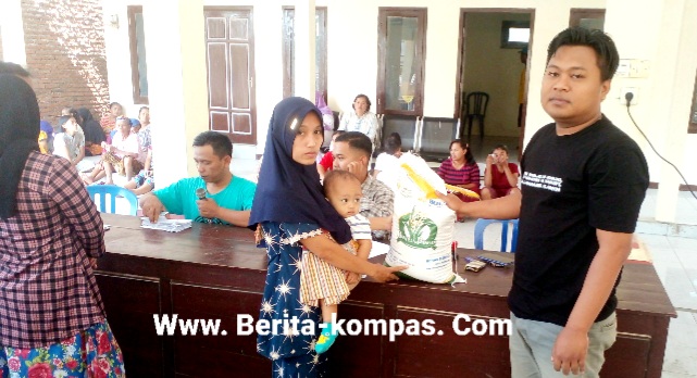 Salurkan Beras CPP, Kades Trebungan Berharap Mampu Ringankan Beban Keluarga Pra Sejahtera