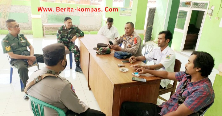 Aktif Komsos Bersama Kades, Babinsa Paguan Jadikan Hubungan Semakin Solid Antar 3 Pilar