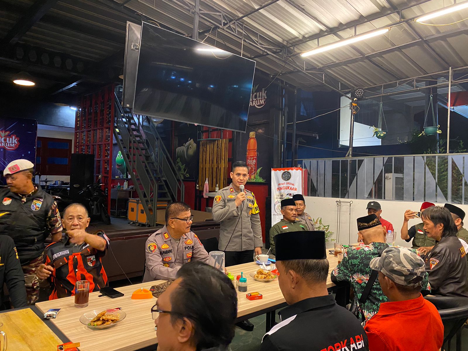 Ciptakan Pemilu Tahun 2024 Damai dan Sejuk, Polsek Cengkareng Gelar Silaturahmi Dengan Para Ormas Bersinergi Jaga Kondusifitas