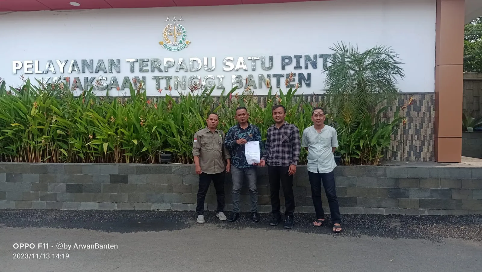 Pembangunan Gereja di CMR Diduga Cacat Administratif, Forwatu Banten Serahkan Laporan Informasi ke Kejati Banten