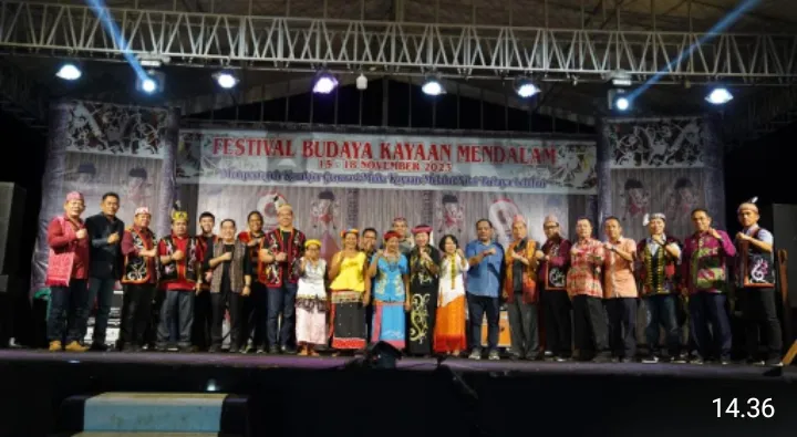 Bupati Kapuas Hulu Menutup Secara Resmi Festival Budaya Kayan Mendalam Tahun 2023