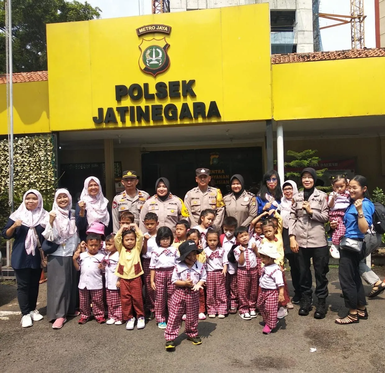 Hari Anak Sedunia, Polsek Jatinegara Terima Kunjungan Anak Paud Kenalkan Tugas dan Profesi Polisi