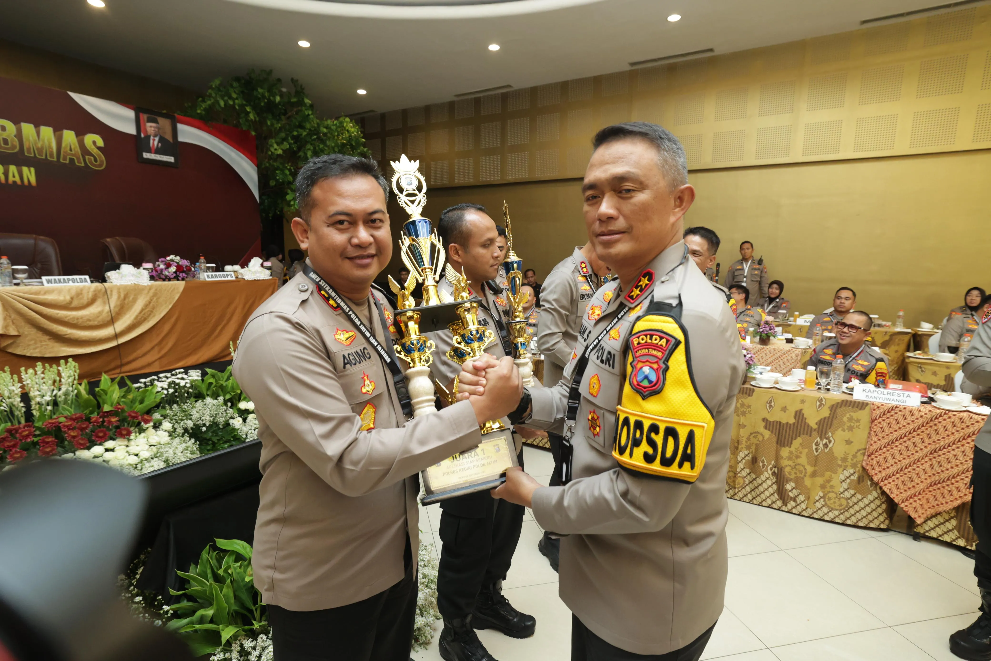 Terima Penghargaan dari Kapolda Jatim, Polres Kediri Raih Juara 1 Aplikasi Siap Semeru