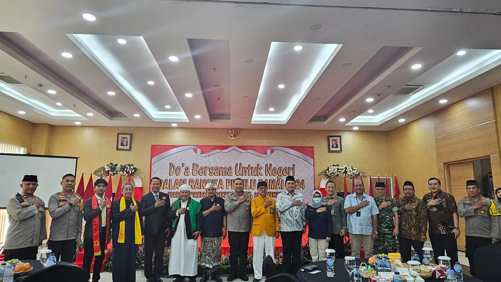 Polresta Bandara Soekarno-Hatta Bersama Para Tokoh Forum Kerukunan Umat Gelar 'Doa Bersama Untuk Negeri Dalam Rangka Pemilu Damai 2024