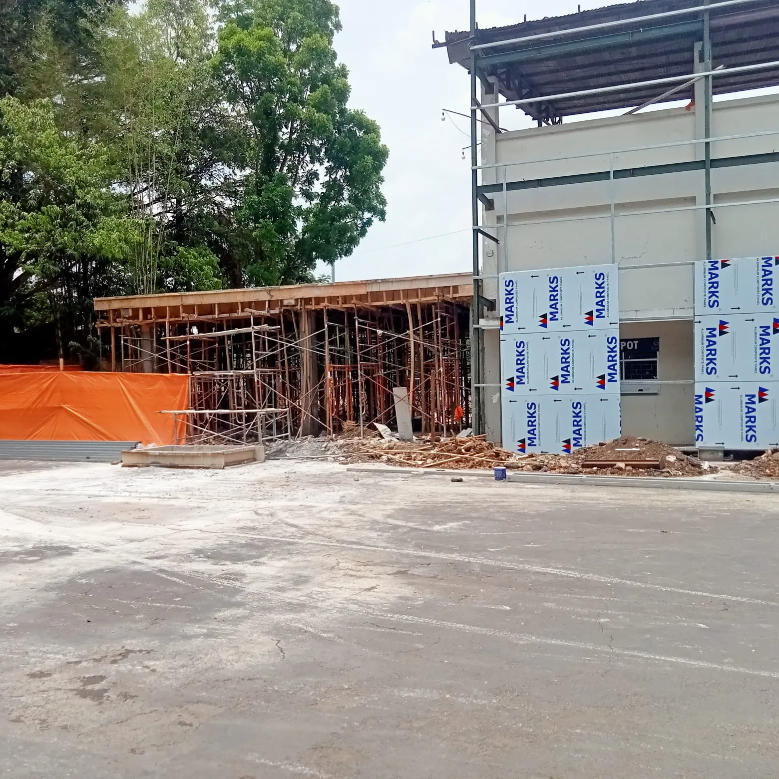 Pekerjaan Pembangunan Sport Center Diduga Langgar KEPPRES Nomor 80 Tahun 2003