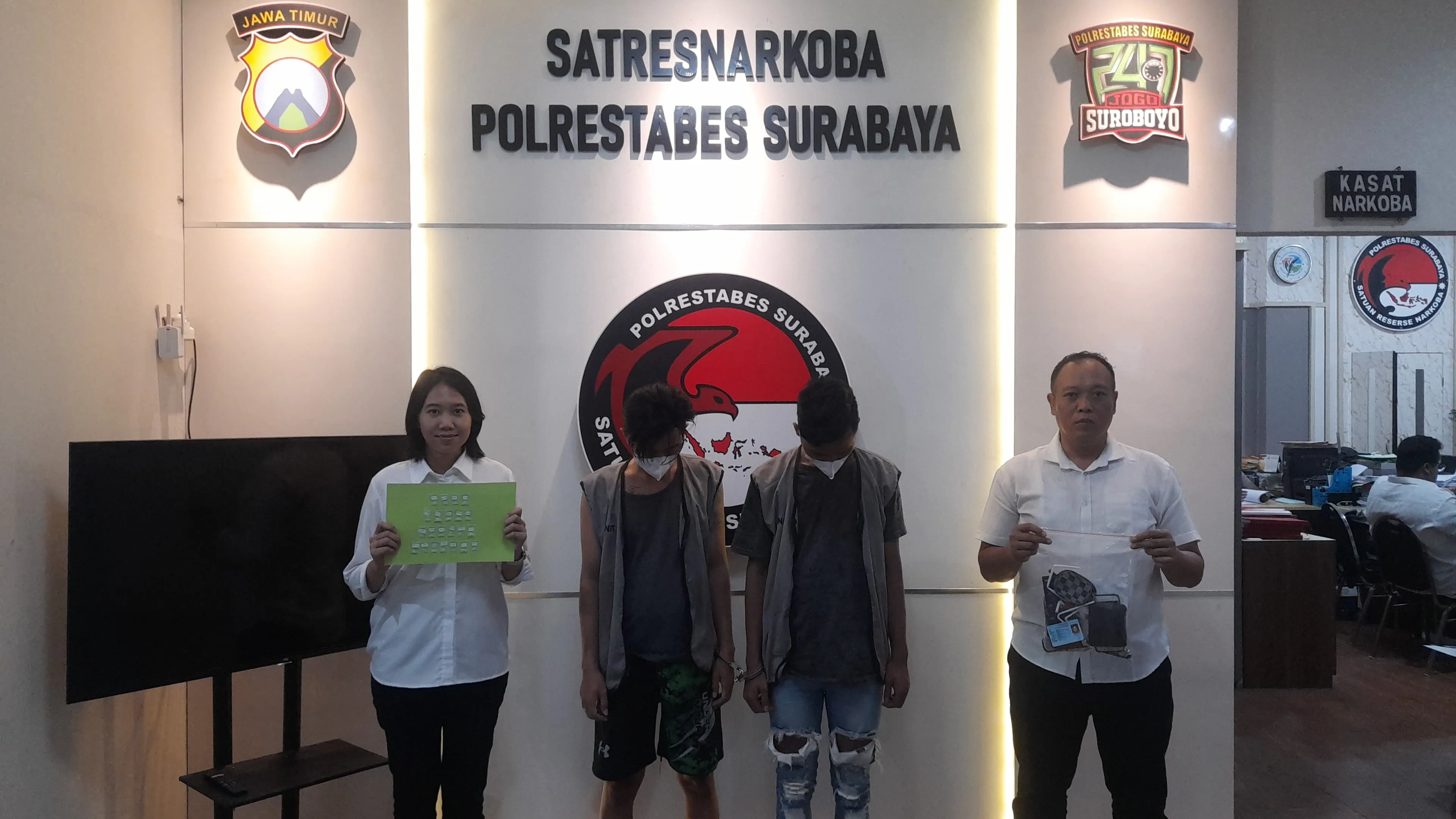 Dua Pengedar Barang Haram Berhasil di Bekuk Satresnarkoba Polrestabes Surabaya