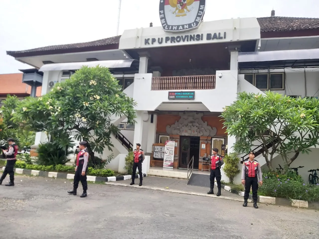 Satgas Preventif OMB Laksanakan Pengamanan Kantor KPU Bali