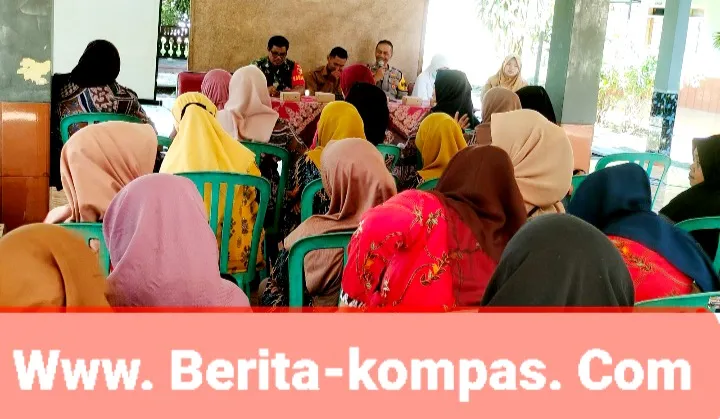 Peduli Kesehatan, Babinsa Koramil 0822/01 Bondowoso Hadiri Sosialisasi Sanitasi Total Berbasis Masyarakat (STBM) di Desa Kembang