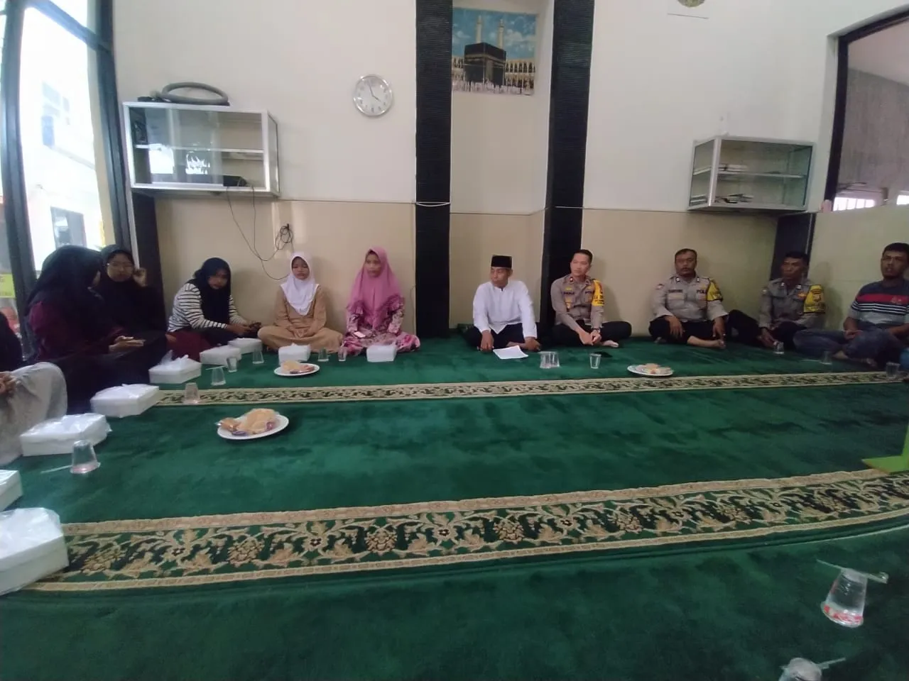 Jumat Dengan Santunan Anak Yatim dan Doa Bersama Personil Polsek Cakung