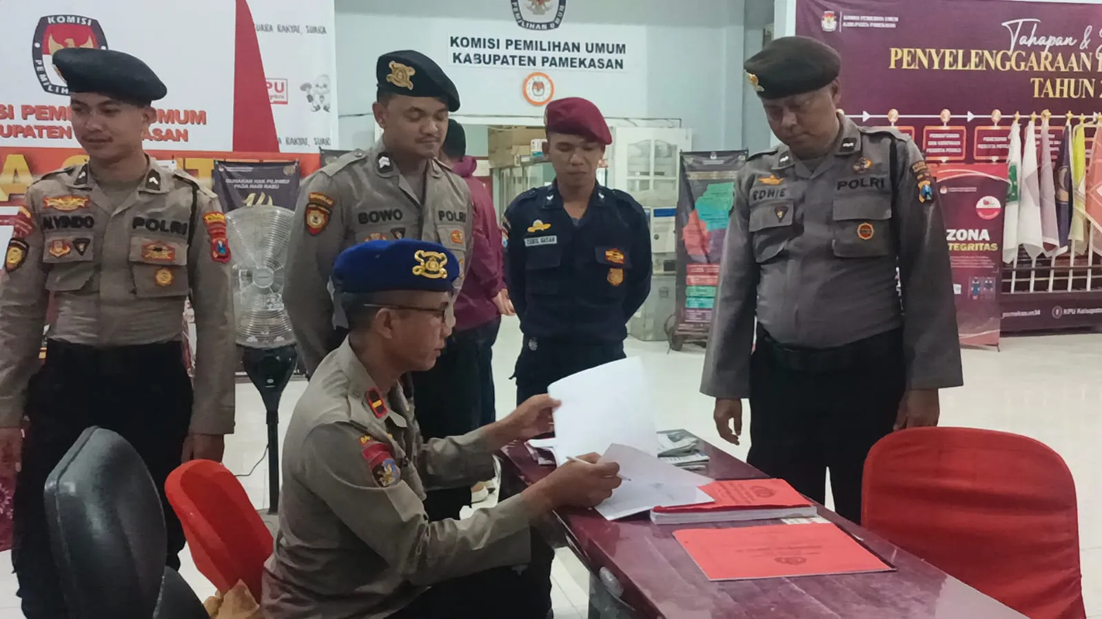 Polres Pamekasan Siagakan Personel 24 Jam di Kantor KPU dan Gudang Logistik Pemilu 2024