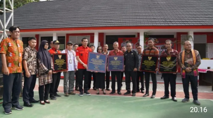 Bupati Kapuas Hulu Resmikan 10 Gedung SD Negeri Yang Baru