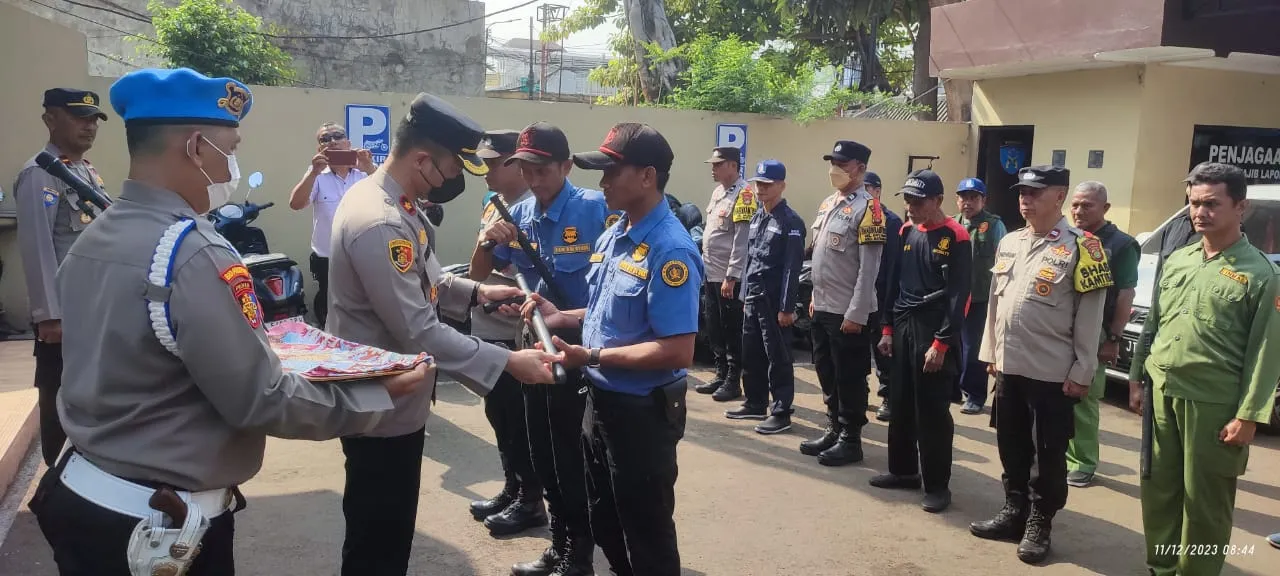 Kapolsek Matraman Pimpin Apel Kesiapan dan Peningkatan Tugas Siskamling
