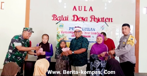 Pastikan Berjalan Lancar, Babinsa Pejaten Koramil 0822/01 Bondowoso Dampingi Penyaluran BLT Dana Desa