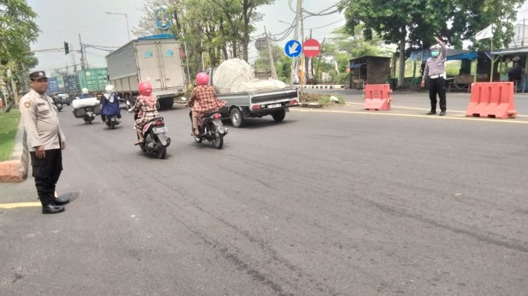Pos Pam Nataru 2024, Polsek Benowo Lakukan Pengaturan Lalin Cegah Kecamatan dan Laka Lantas