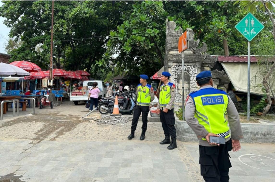 Pemilu Semakin Dekat Satgas Polairud Sampaikan Pesan Kamtibmas di Pantai Karang Sanur