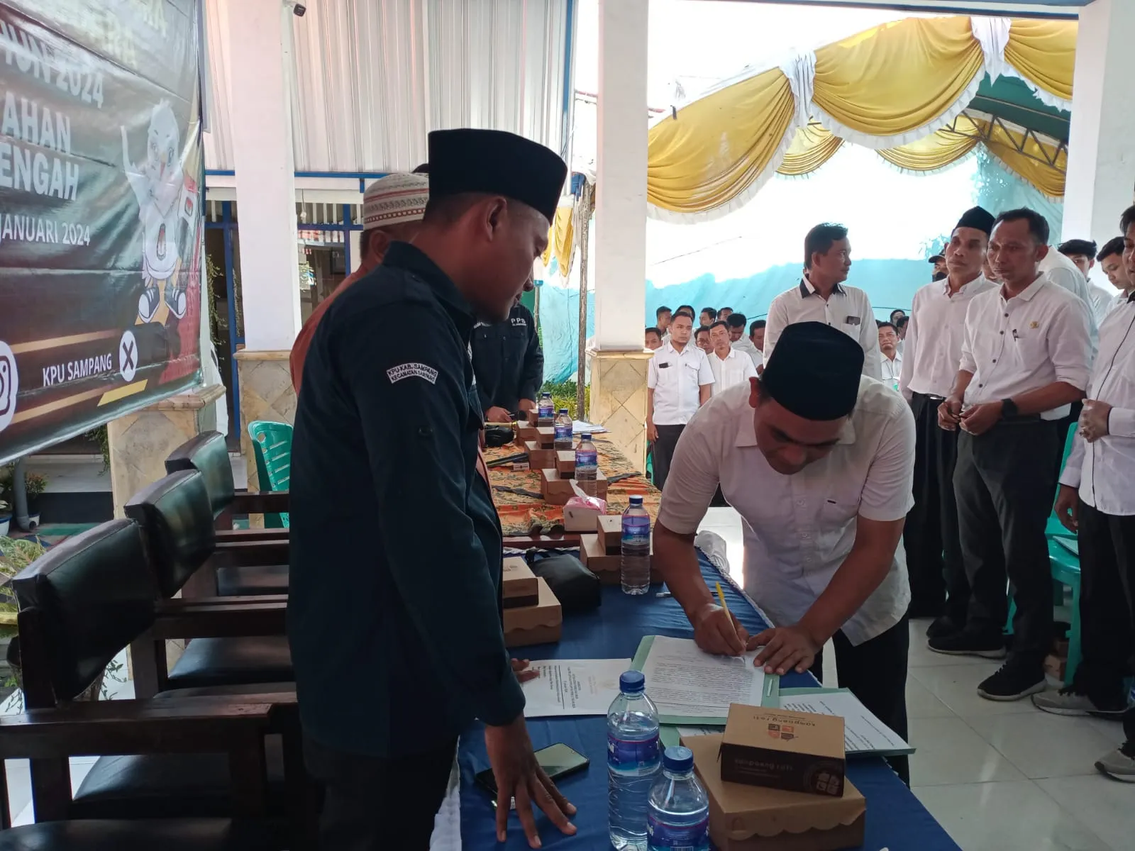 Pelantikan KPPS Kelurahan Rongtengah, Berkomitmen Tingkatkan Kualitas Layanan