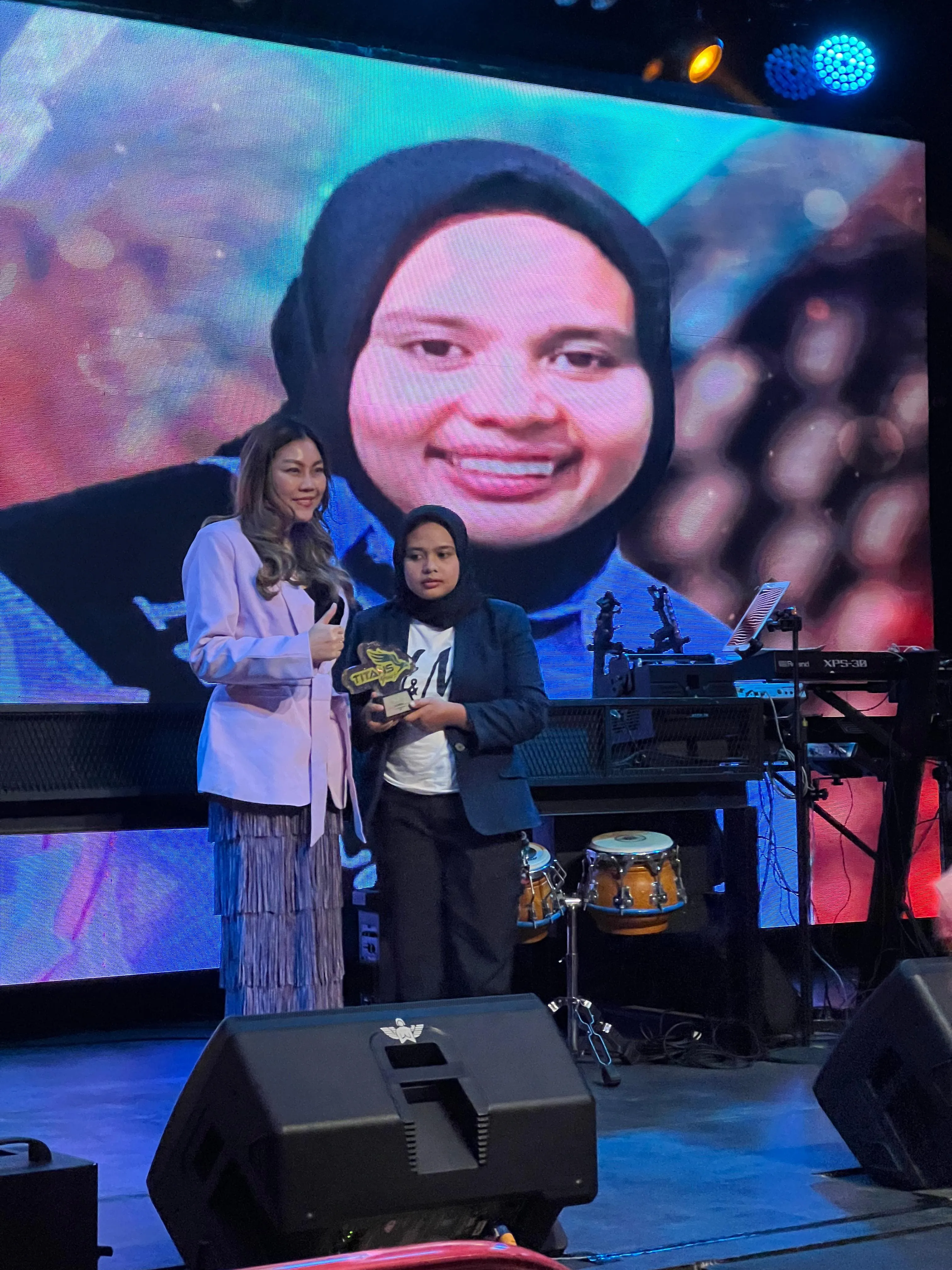 Award Night Titans Group di Blue Angels Surabaya, Iim Zahroh Mendapatkan Penghargaan Top Recruiter