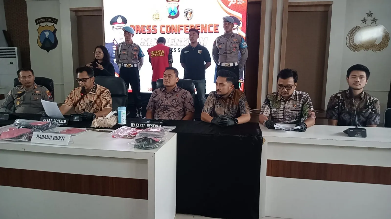 Unit Jatanras Polrestabes Surabaya Berhasil Ringkus Tersangka Tindak Pidana Pencurian Dengan Kekerasan Serta Pencabulan