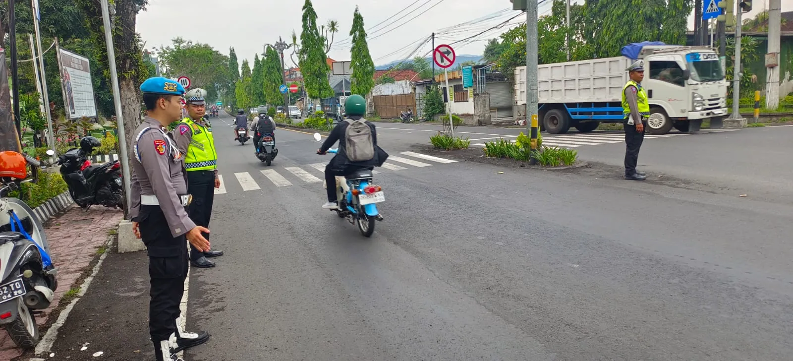 Antisipasi Pelanggaran, Si Propam Polres Karangasem Laksanakan Pengawasan Personel Yang Melaksanakan PH Pagi
