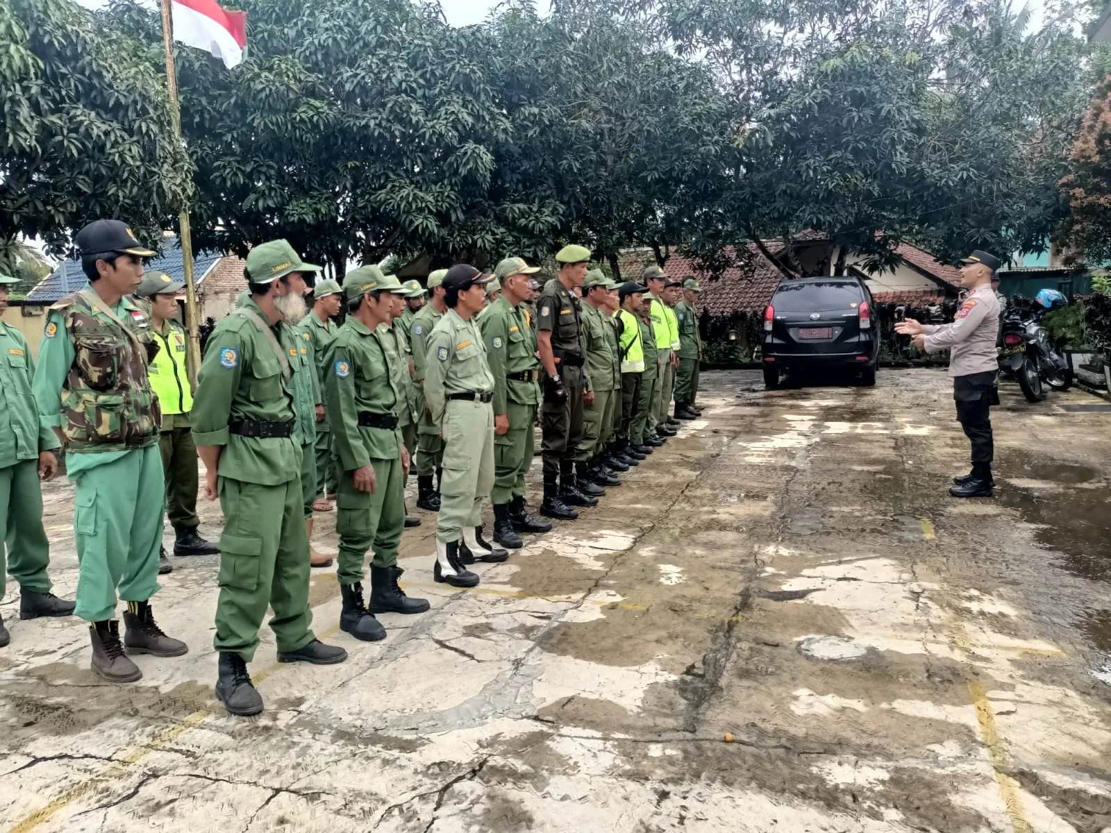 Polsek Cibaliung Gelar Giat Pelatihan Linmas Untuk Pam TPS Pemilu 2024