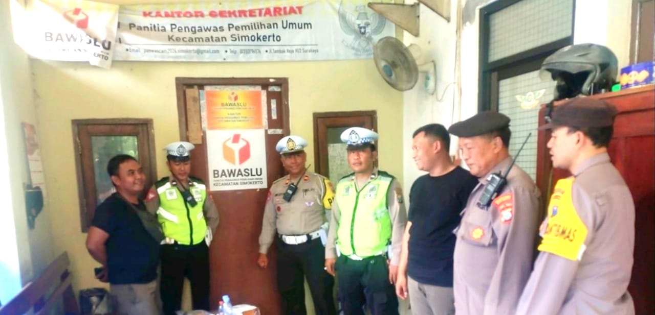 Dekati Pemilu 2024 Polsek Simokerto Rutin Patroli dan Koordinasi Dengan Panwascam