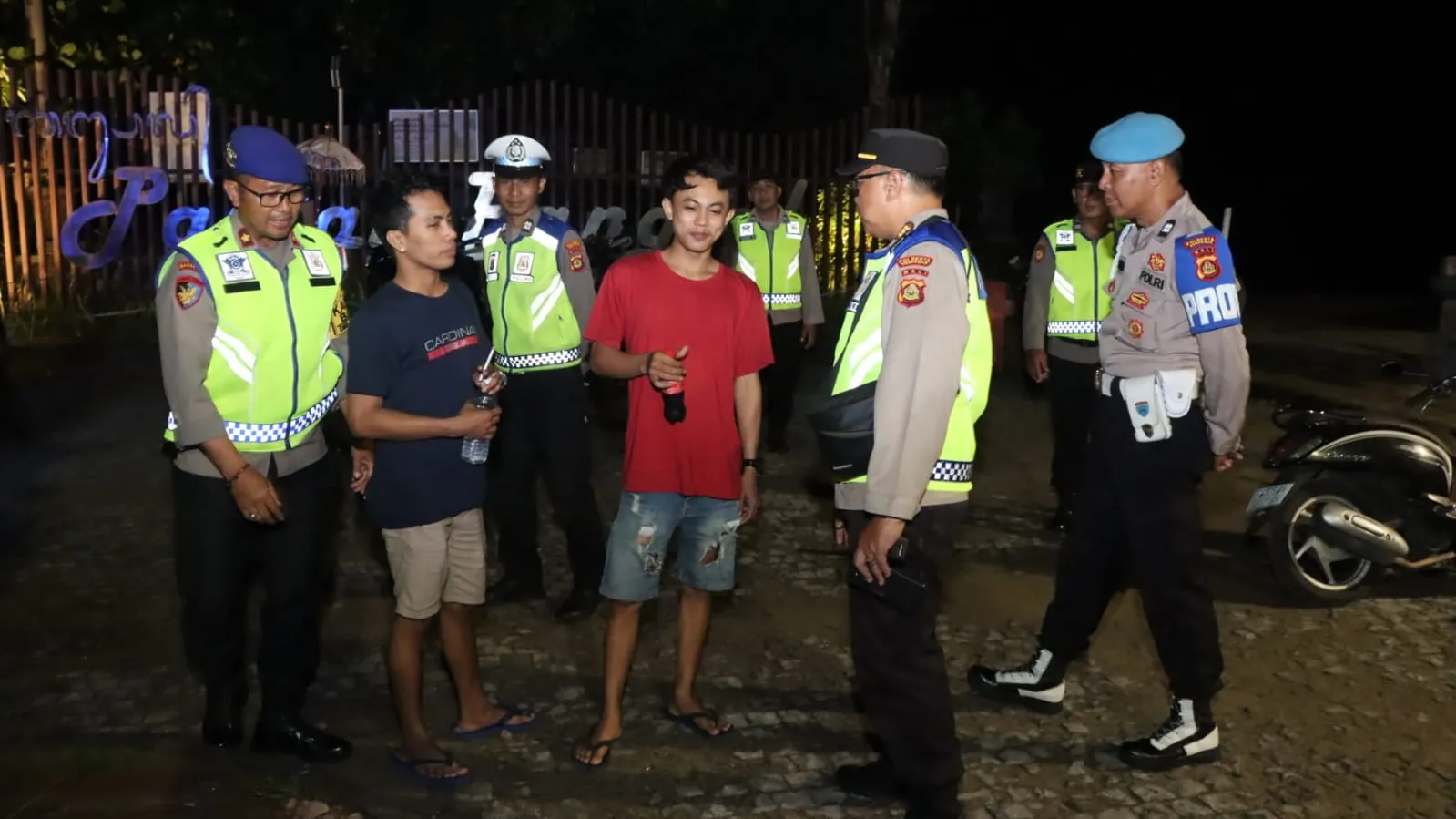 Optimalkan Patroli Skala Besar Polresta Denpasar Amankan Kamtibmas Jelang Pemilu 2024, Berikan Imbauan ke Pemilik Cafe