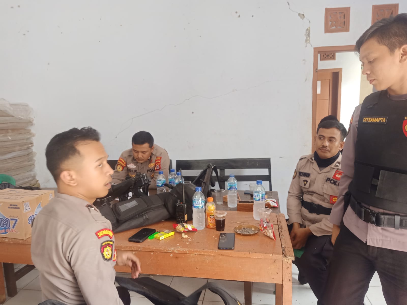 Polres Pandeglang Kawal Pendistribusian Logistik Pemilu di Kecamatan Cigeulis