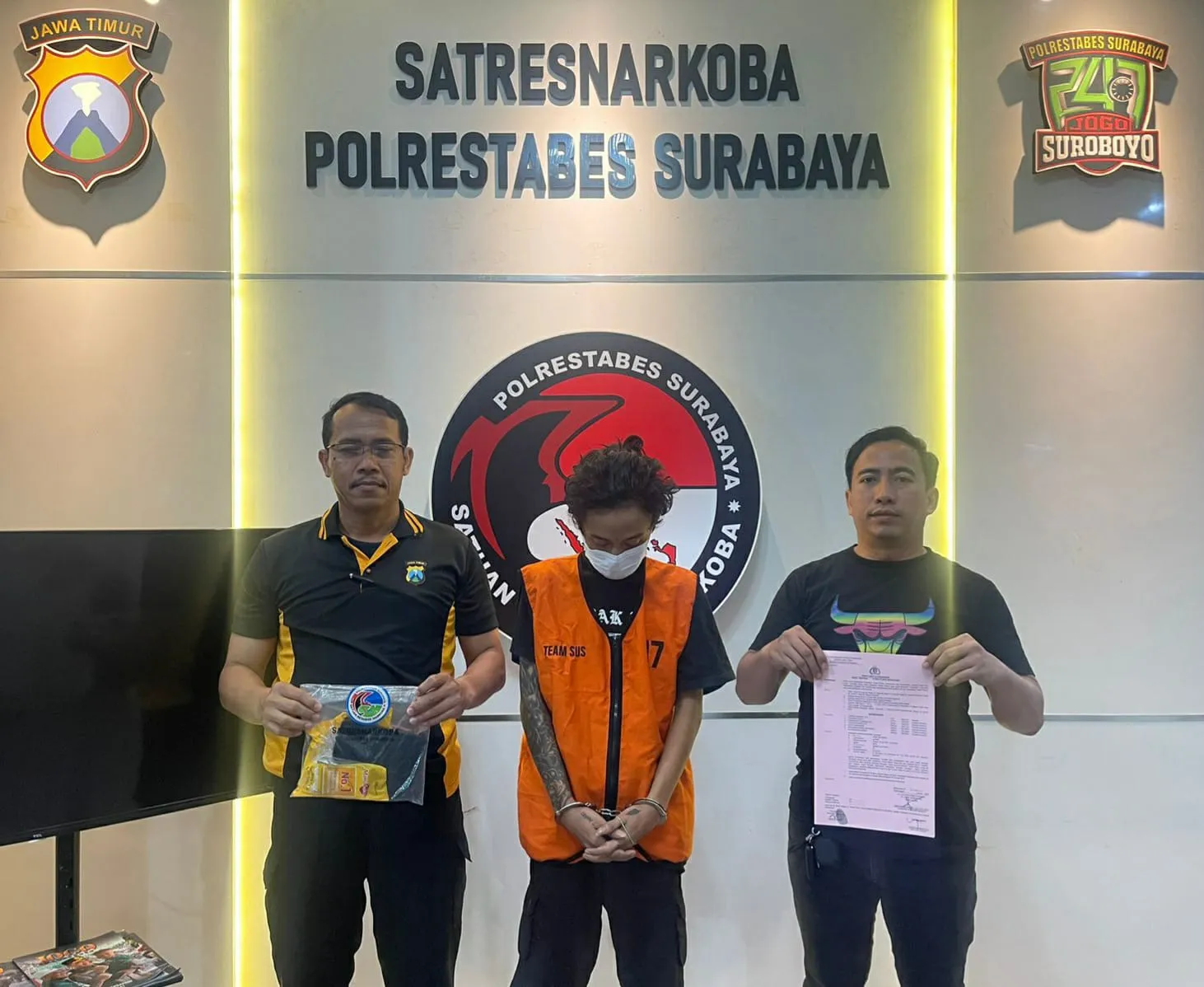 Pemuda Wonocolo Kedapatan Barang Haram Berhasil Diamankan Satresnarkoba Polrestabes Surabaya