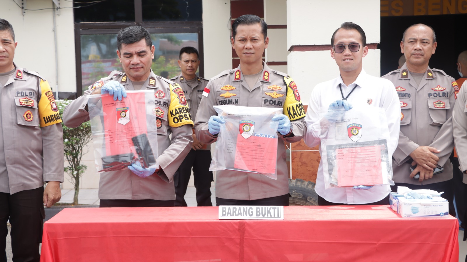 Konferensi Pers, Polres Bengkayang Beberkan Pengungkapan 3 Kasus Pencurian