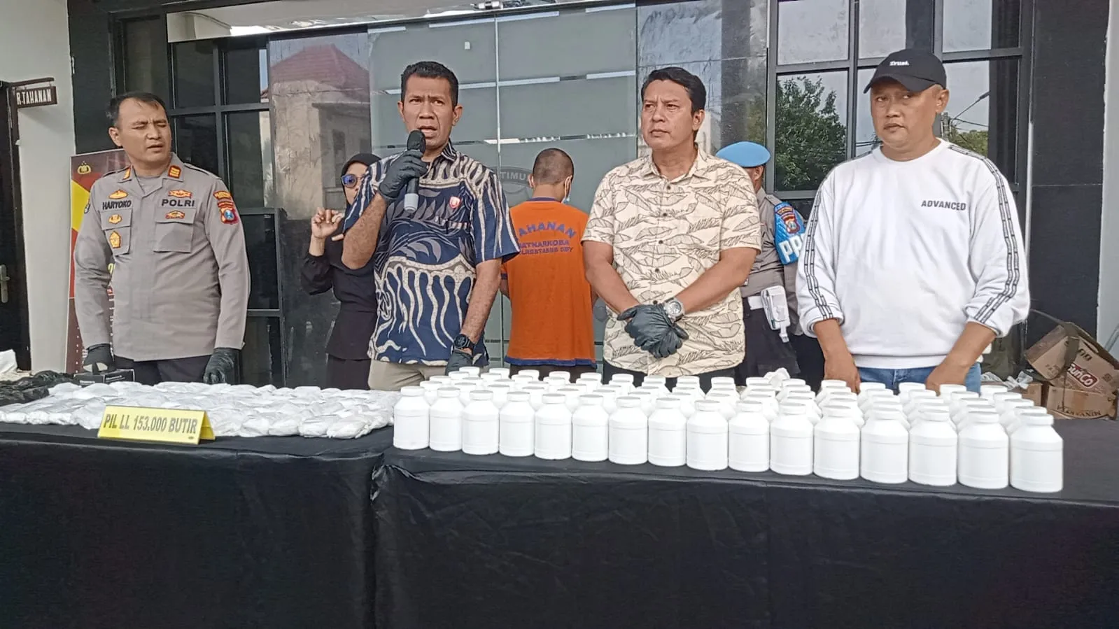 Satresnarkoba Polrestabes Berhasil Ungkap Kasus Peredaran Narkotika Jenis Pil double L