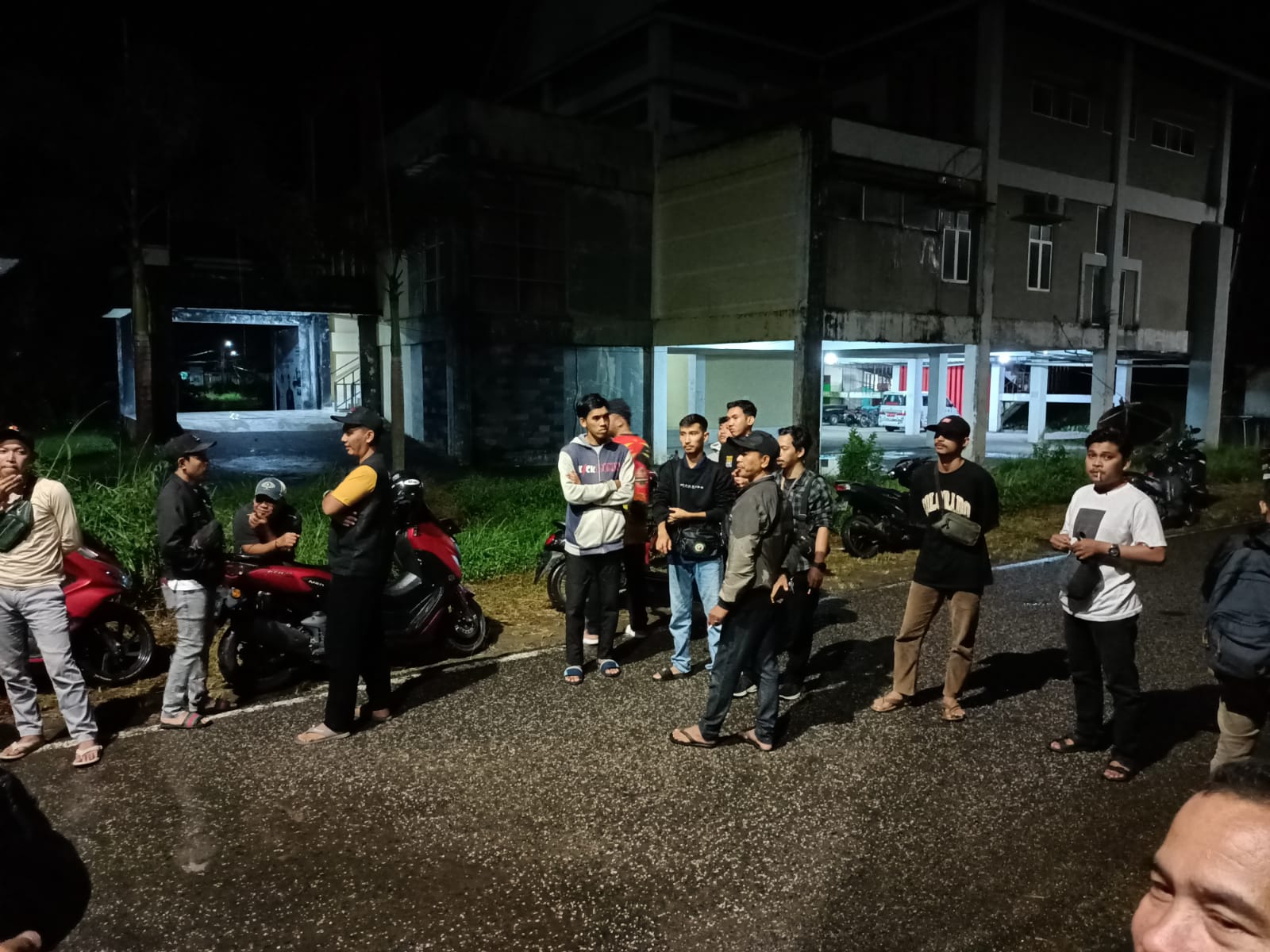 Penjabat Bupati Kayong Utara Pantau Penertiban APK di Masa Tenang