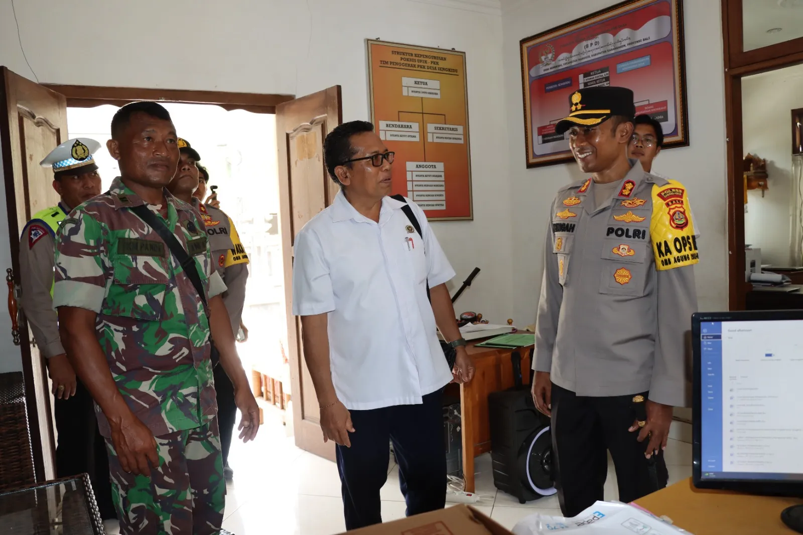Kapolres Karangasem Cek Kesiapan Panitia Pungut Suara (PPS) dalam Menyimpan Logistik Pemilu