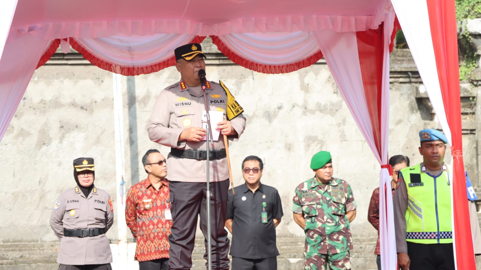 Kapolresta Denpasar Pimpin Apel Pergeseran Pasukan Pengamanan Pemungutan Suara Pemilu 2024