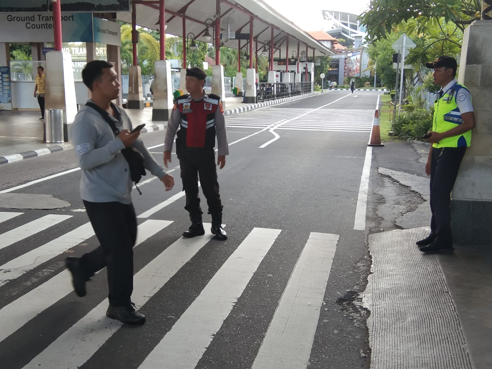 Situasi Lengang di Hari Pencoblosan Bandara Ngurah Rai Terkendali Aman dan Kondusif